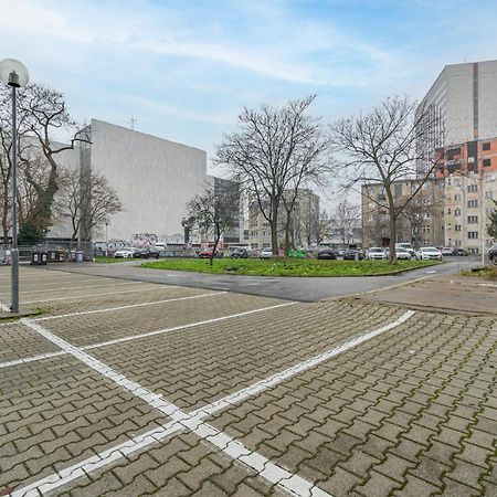 Natural-Style Apartment In The Centre Of Братислава Екстериор снимка