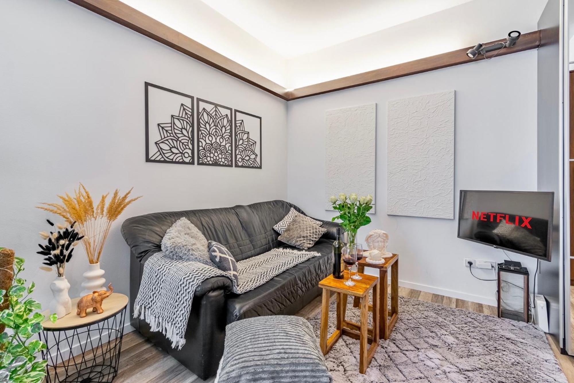 Natural-Style Apartment In The Centre Of Братислава Екстериор снимка