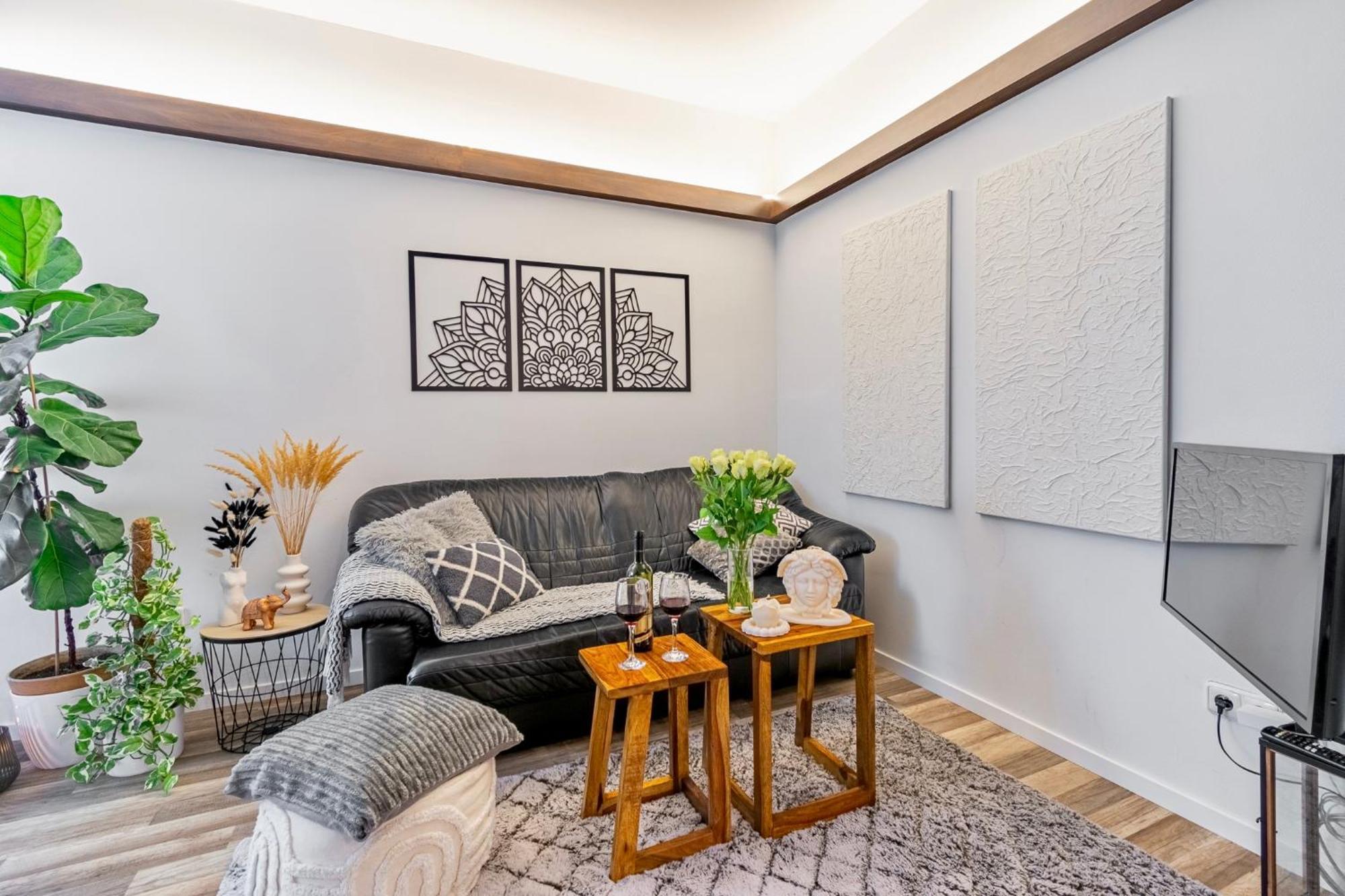 Natural-Style Apartment In The Centre Of Братислава Екстериор снимка