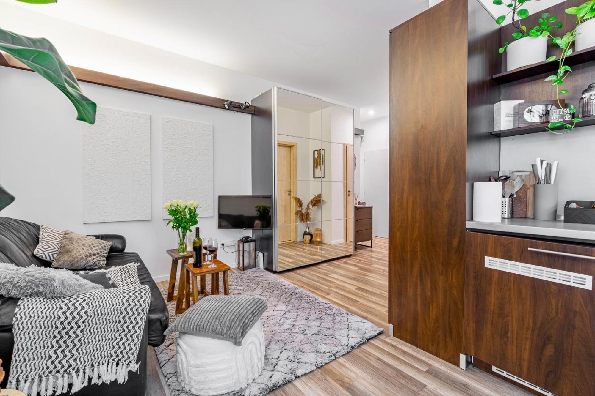 Natural-Style Apartment In The Centre Of Братислава Екстериор снимка