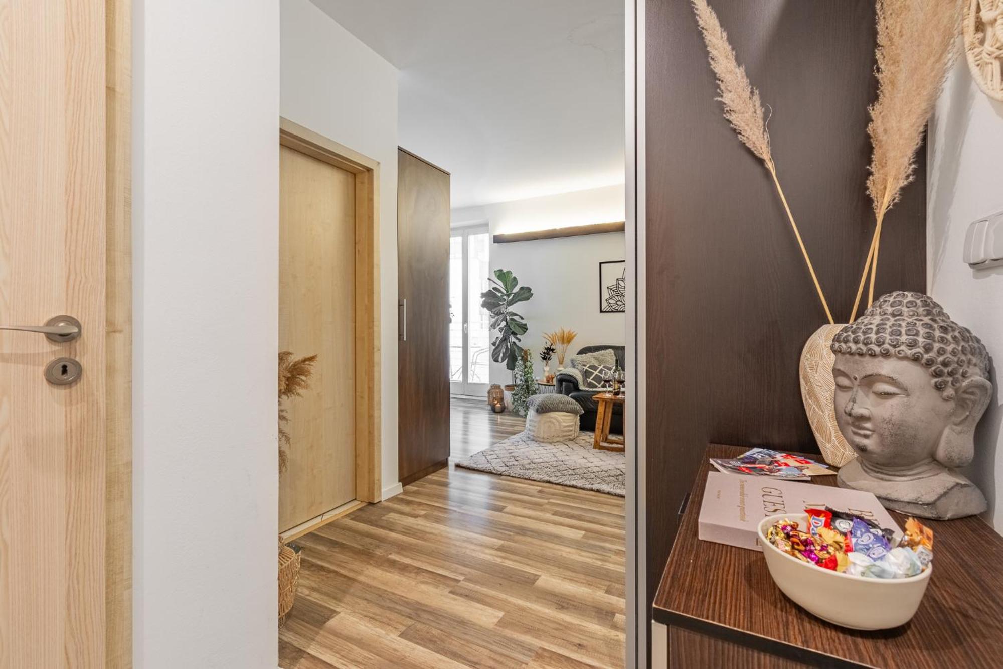 Natural-Style Apartment In The Centre Of Братислава Екстериор снимка