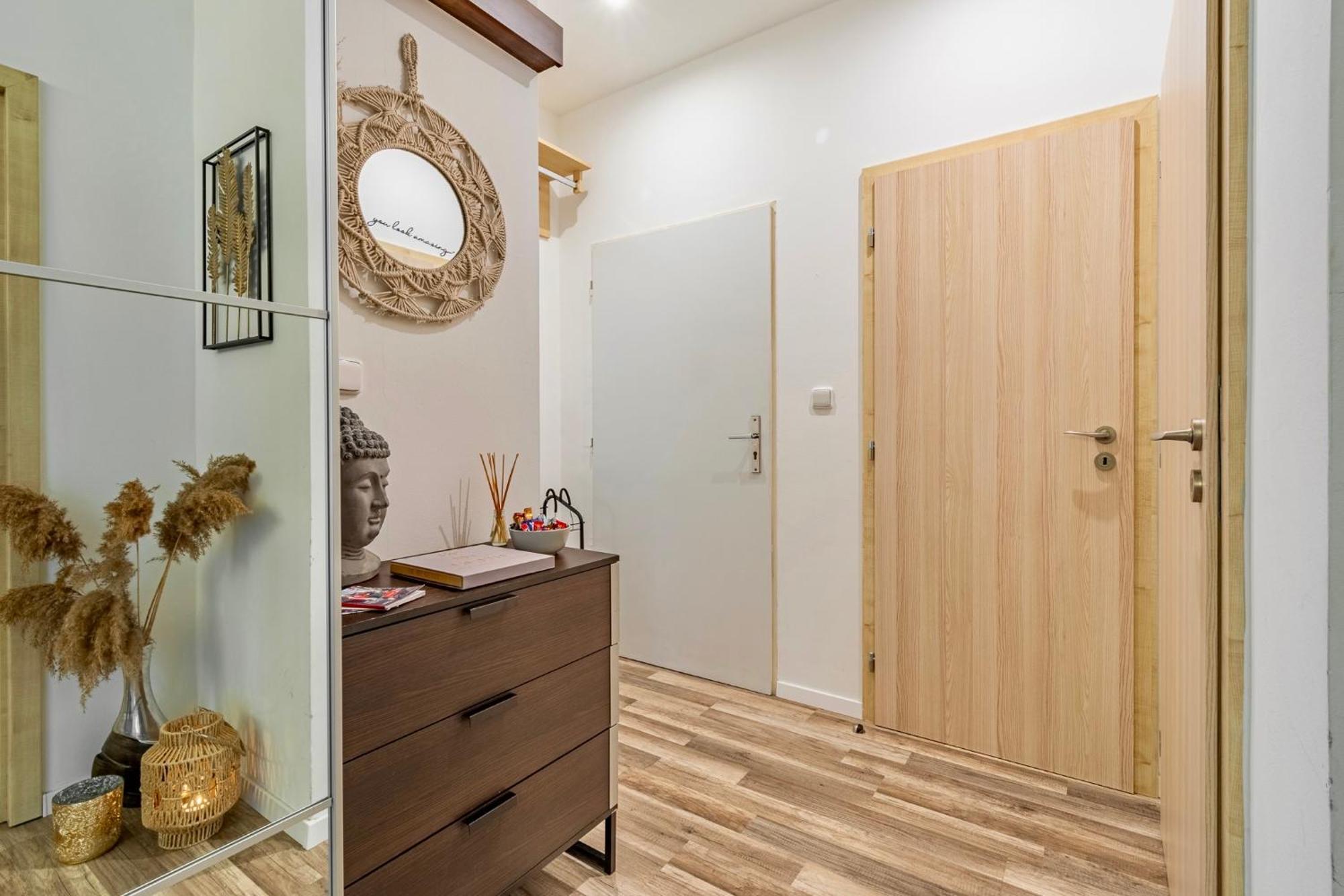Natural-Style Apartment In The Centre Of Братислава Екстериор снимка