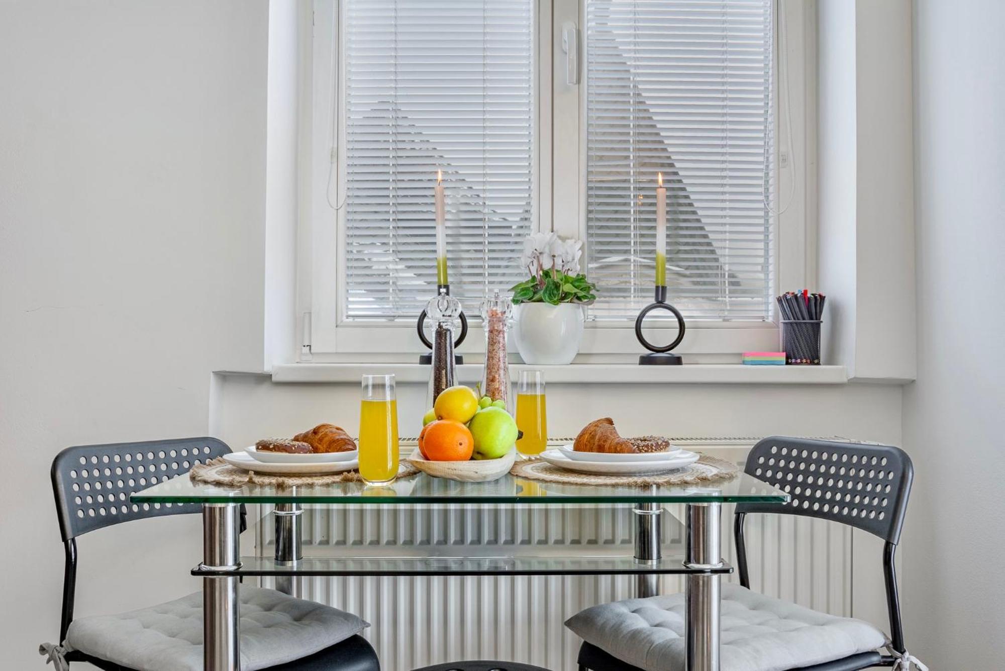 Natural-Style Apartment In The Centre Of Братислава Екстериор снимка