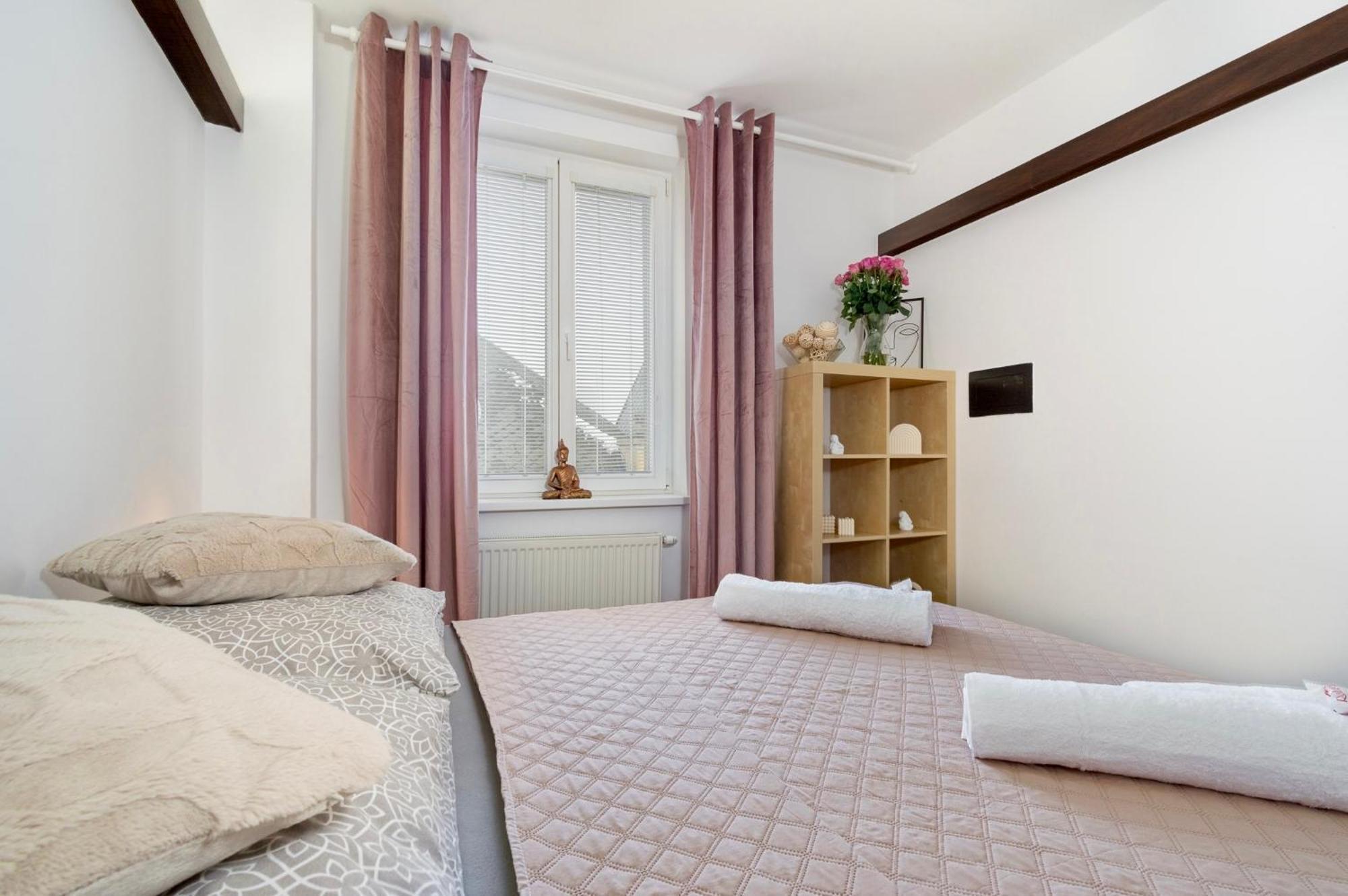 Natural-Style Apartment In The Centre Of Братислава Екстериор снимка