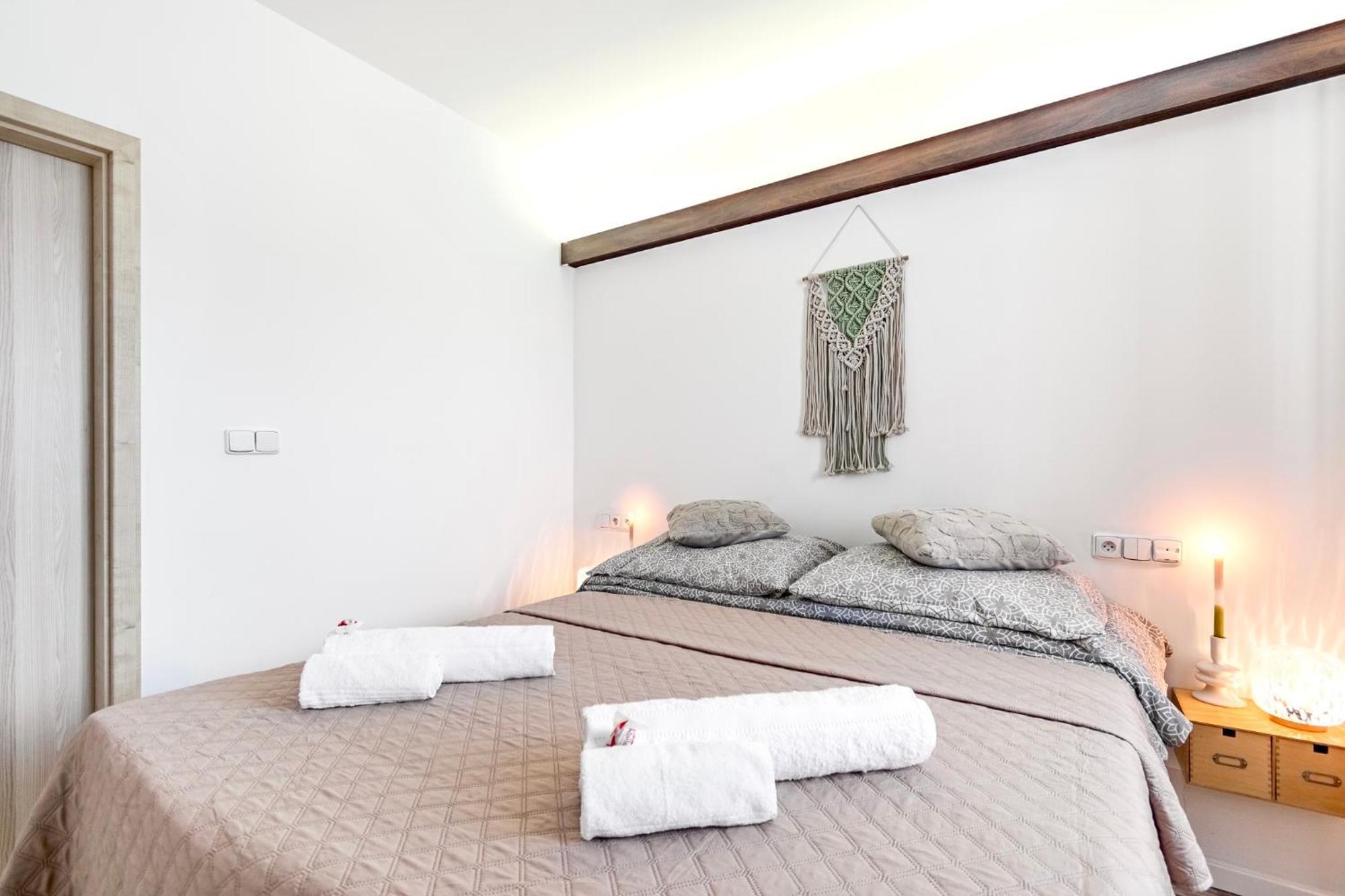 Natural-Style Apartment In The Centre Of Братислава Екстериор снимка