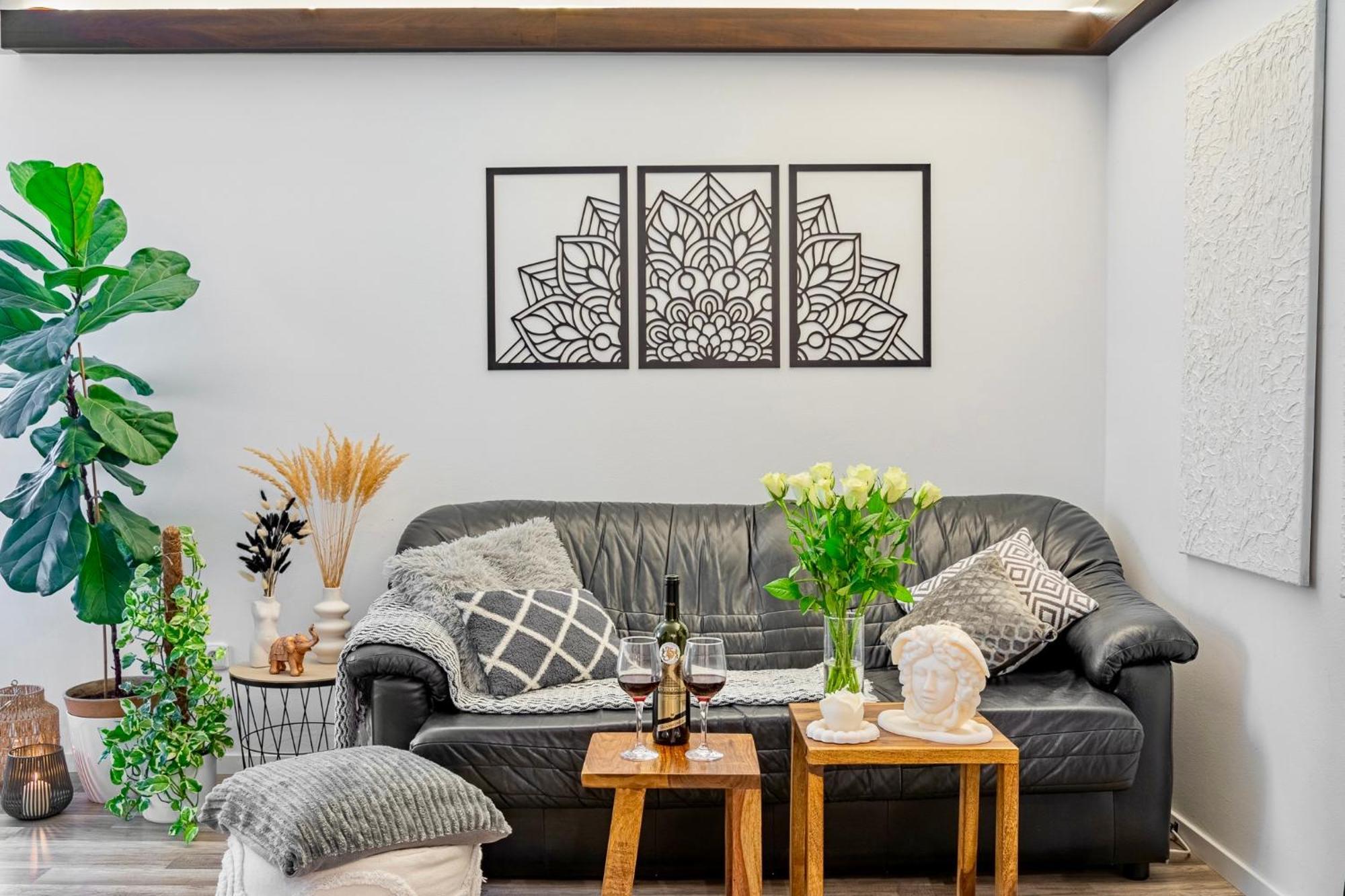 Natural-Style Apartment In The Centre Of Братислава Екстериор снимка